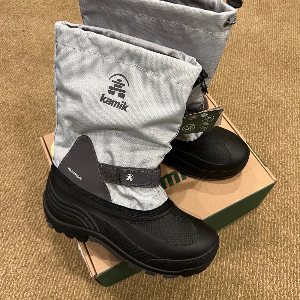 NIB Kamik Waterbug light grey size 7 snowboots